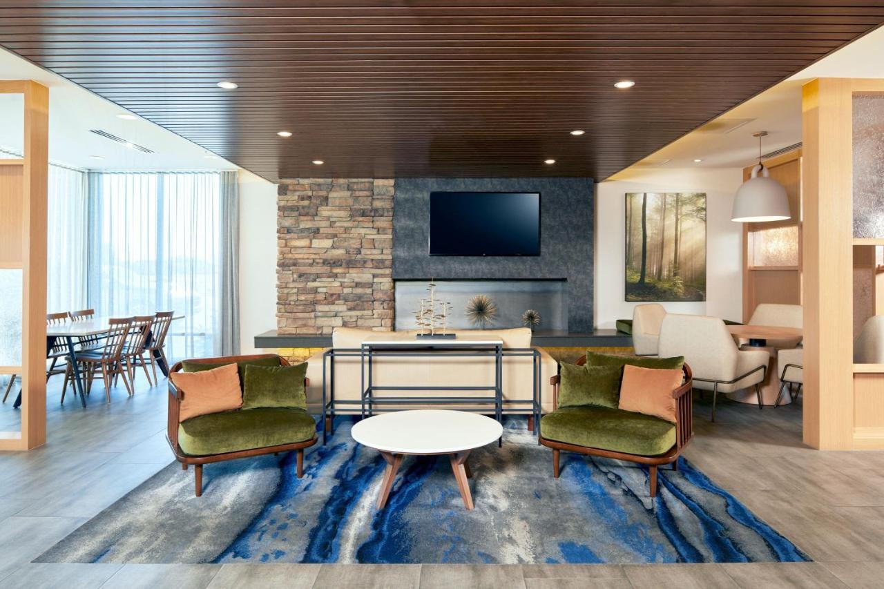 Hotel Fairfield By Marriott & West 2*