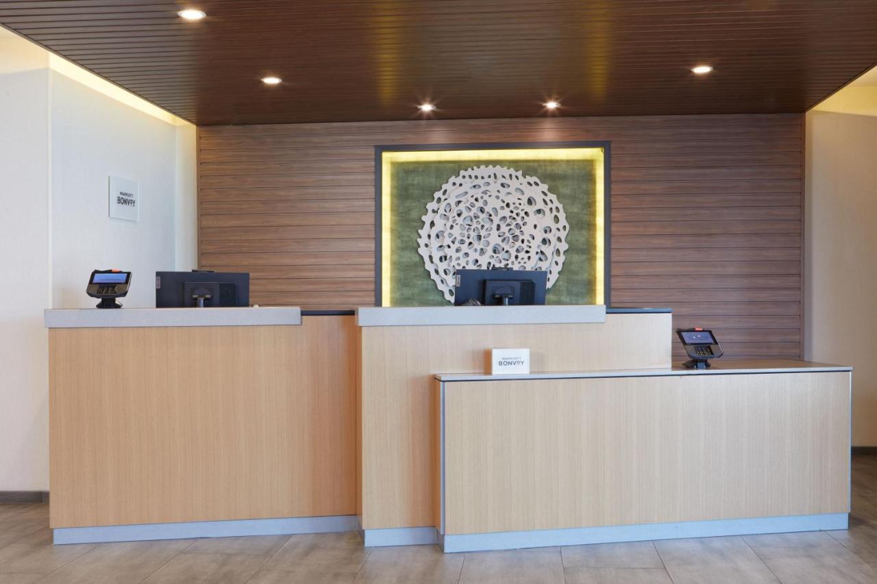 Hotel Fairfield By Marriott & West 2*