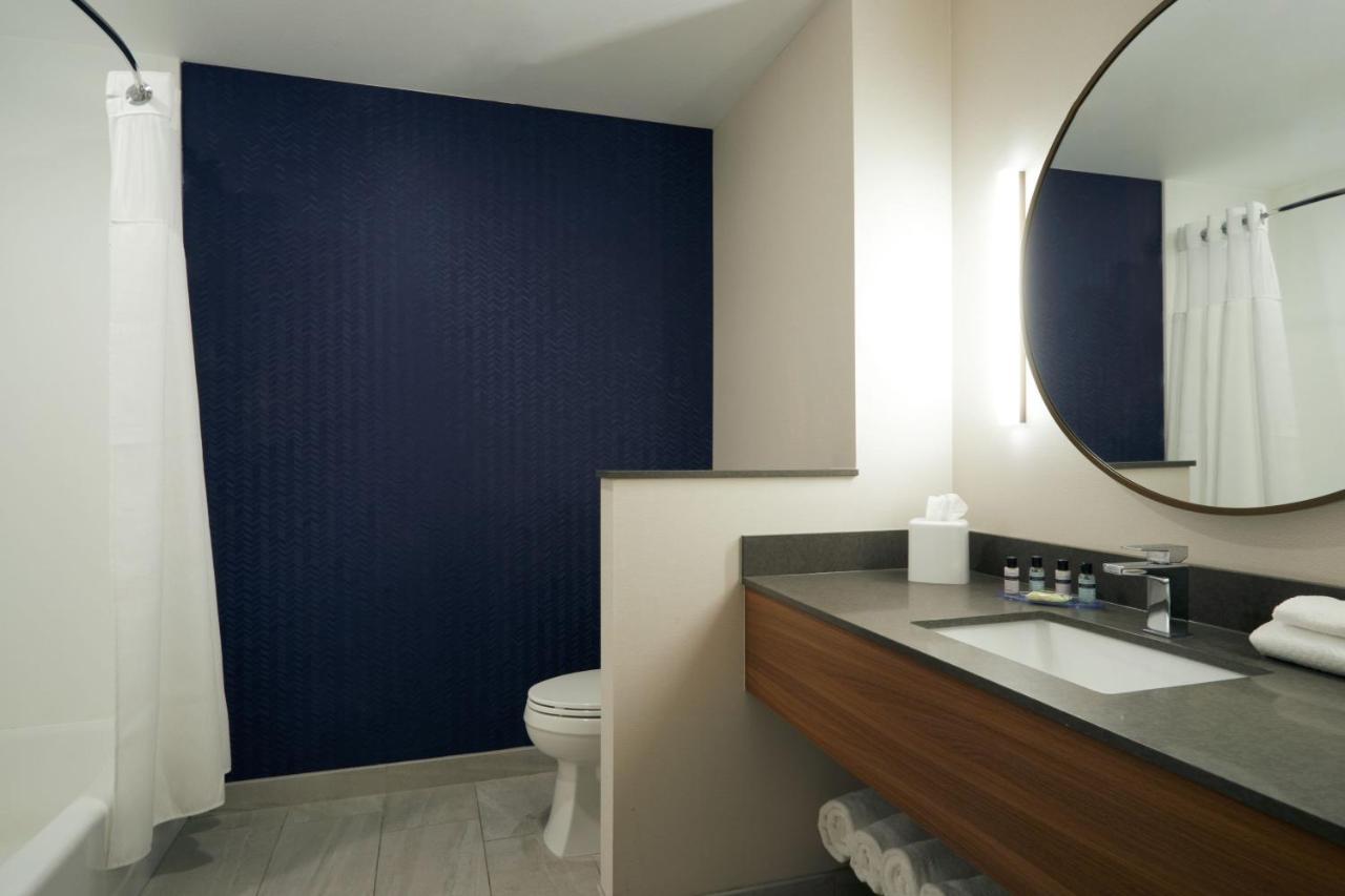 Hotel Fairfield By Marriott & West Palmdale