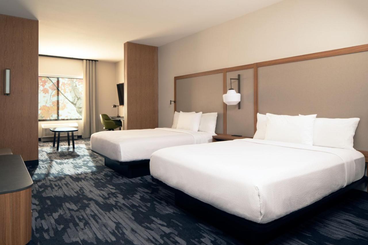 Hotel Fairfield By Marriott & West 2*