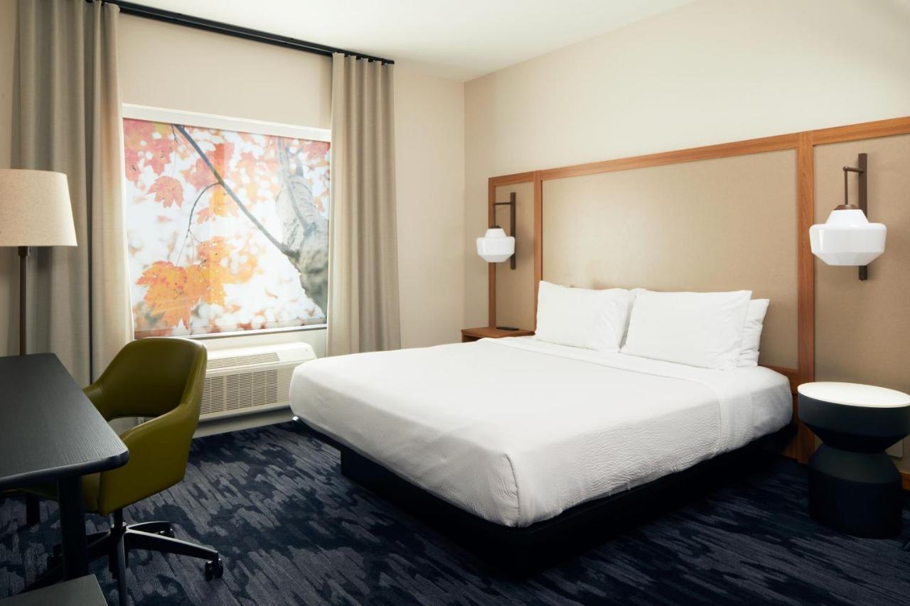 Fairfield By Marriott & West Hotel Palmdale