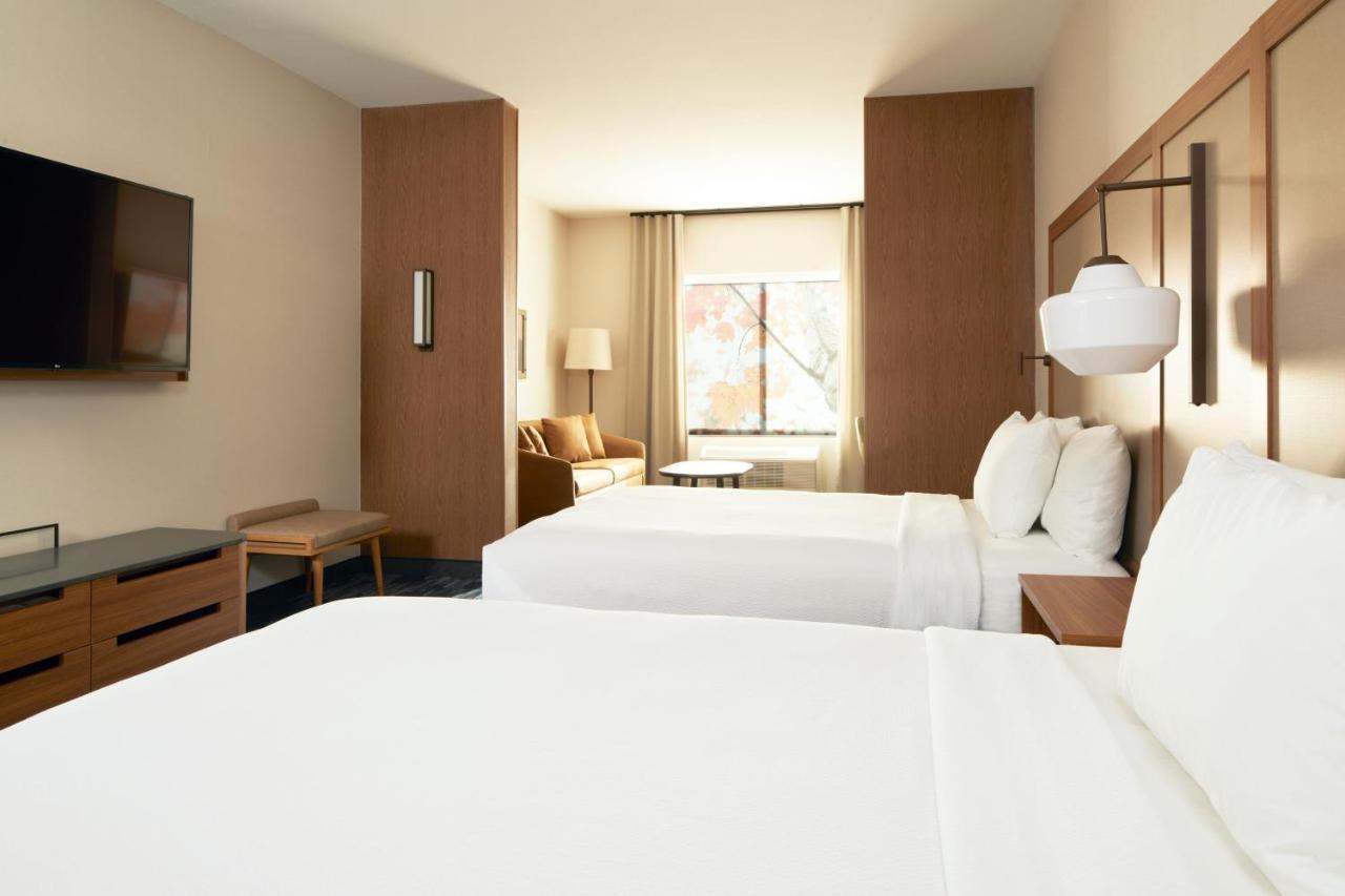 Fairfield By Marriott & West Hotel Palmdale